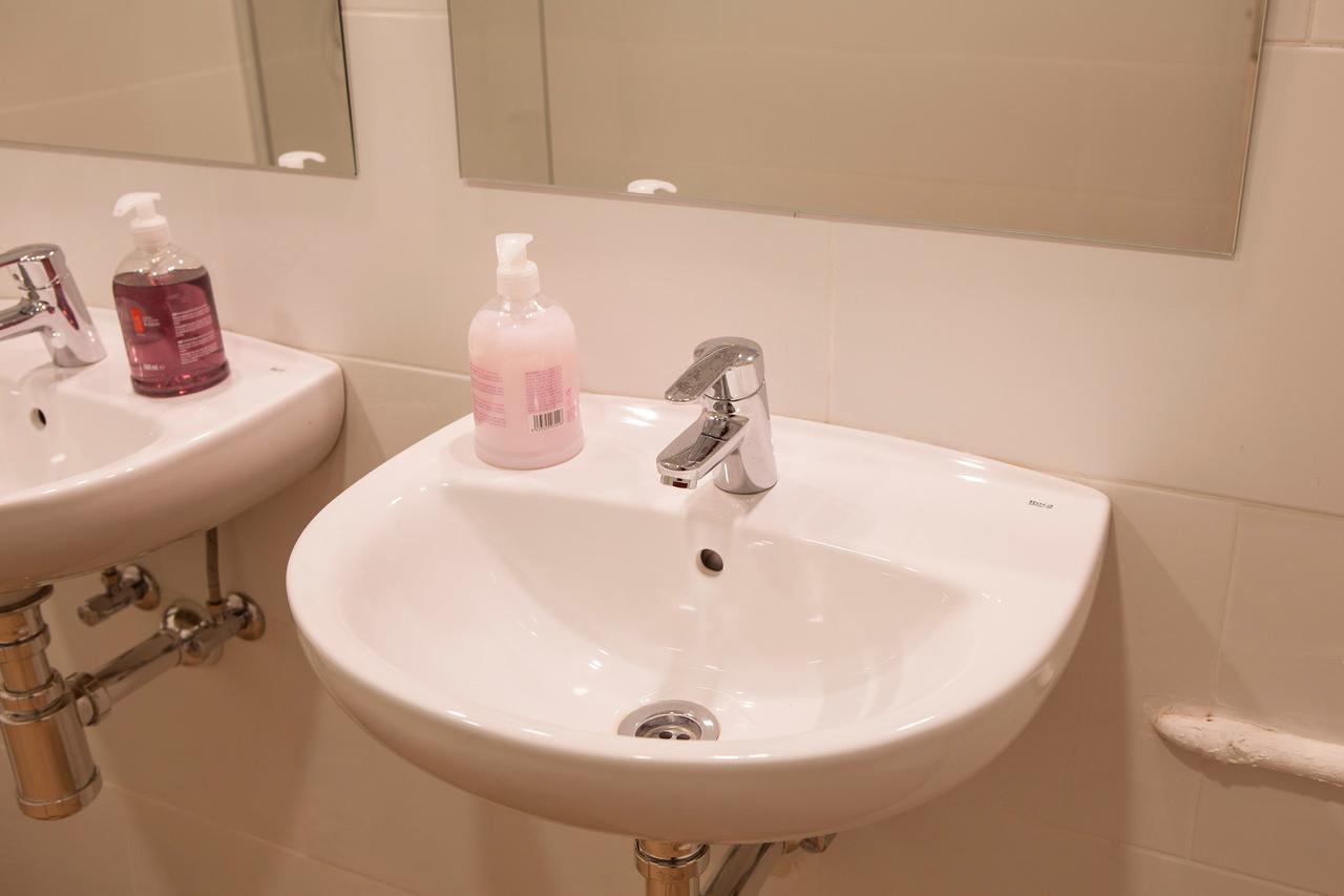 Bed In Girona Bed & Breakfast Luaran gambar